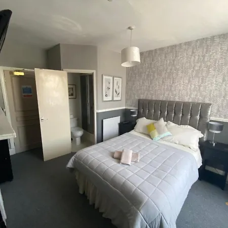 Bed & Breakfast The Queens 3*