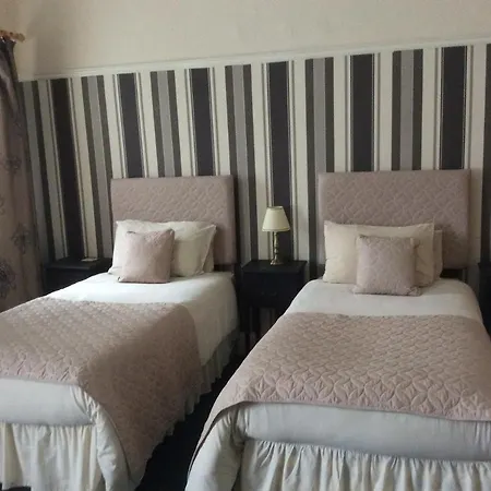 The Queens 3* St Bees