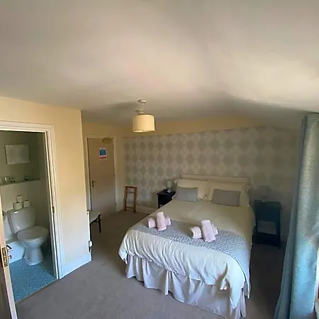 The Queens Bed & Breakfast