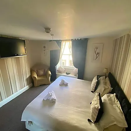 The Queens 3* St Bees