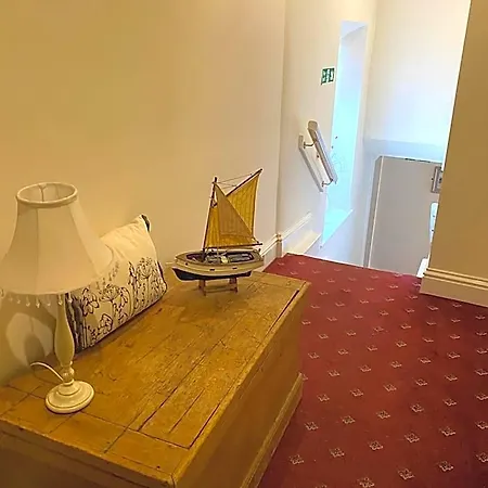 The Queens Bed & Breakfast 3*