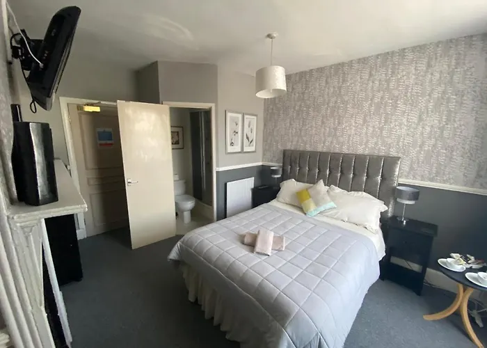 Bed & Breakfast The Queens 3*